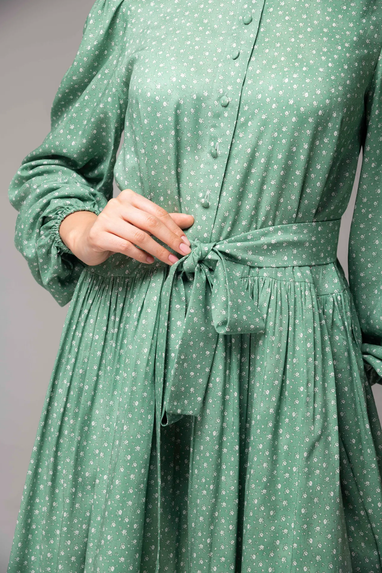 Personika — womenswear lookbook — frame 4