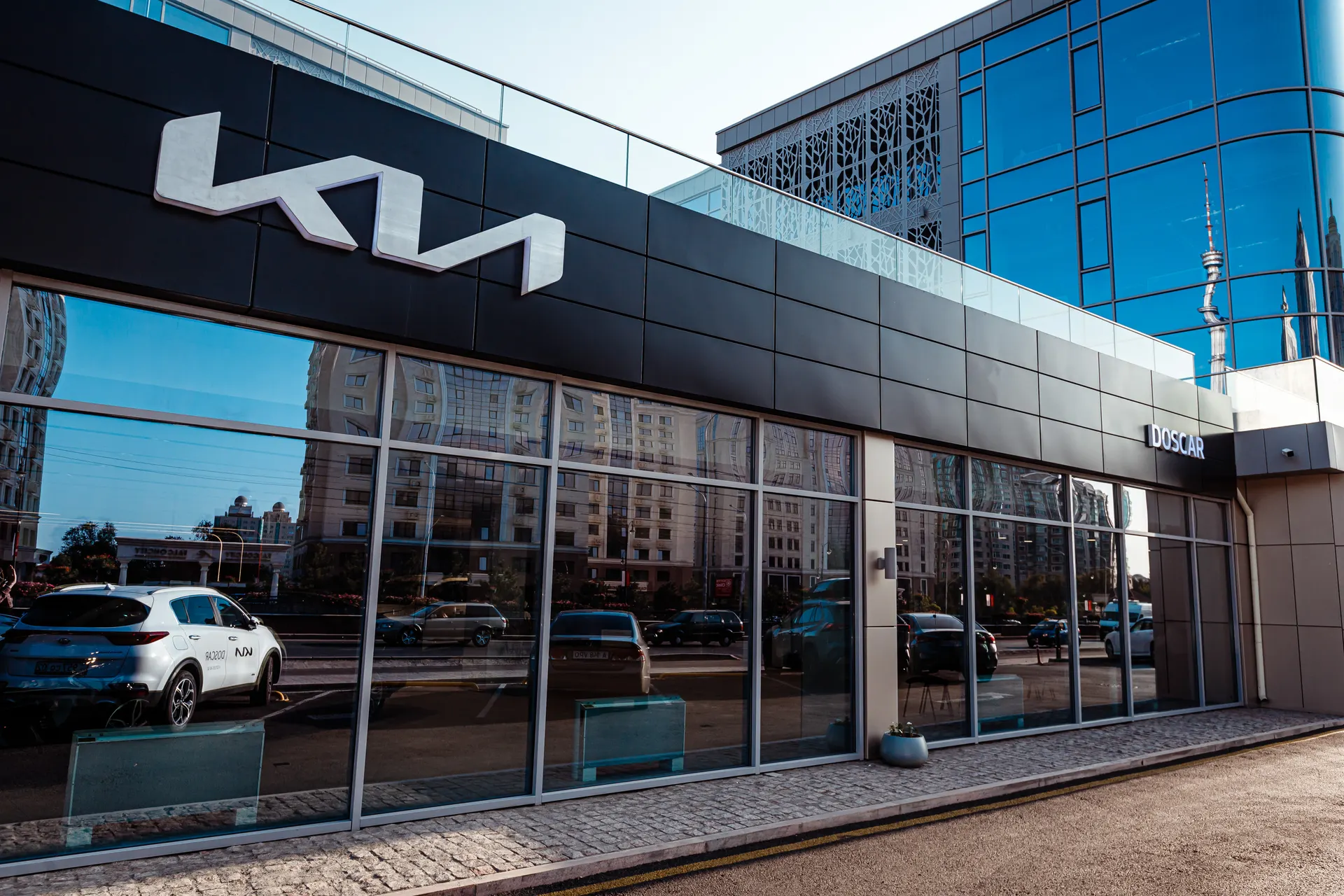 Kia / DOSCAR — dealership architecture — frame 4